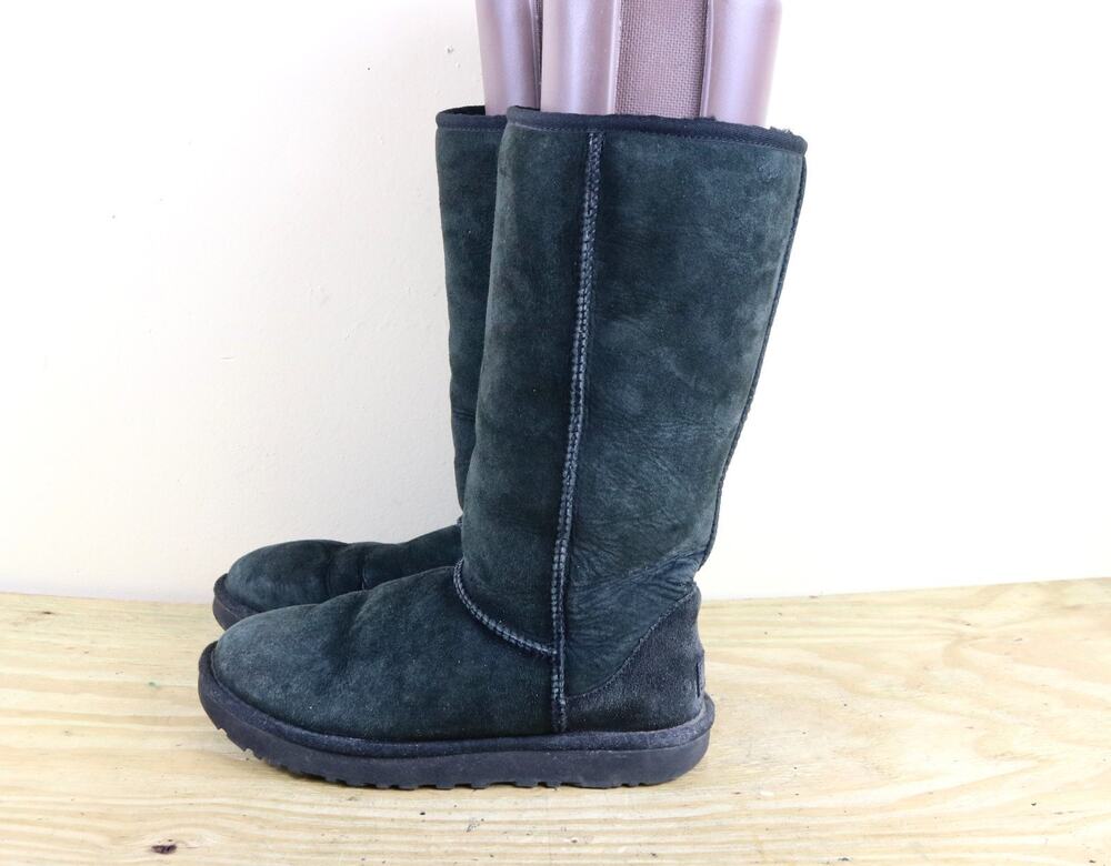 UGG Boots Womens 9 Black Suede Sheepskin Shearling Lined Tall Classic